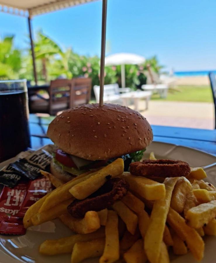 Skys Beach Hotel マナウガト エクステリア 写真